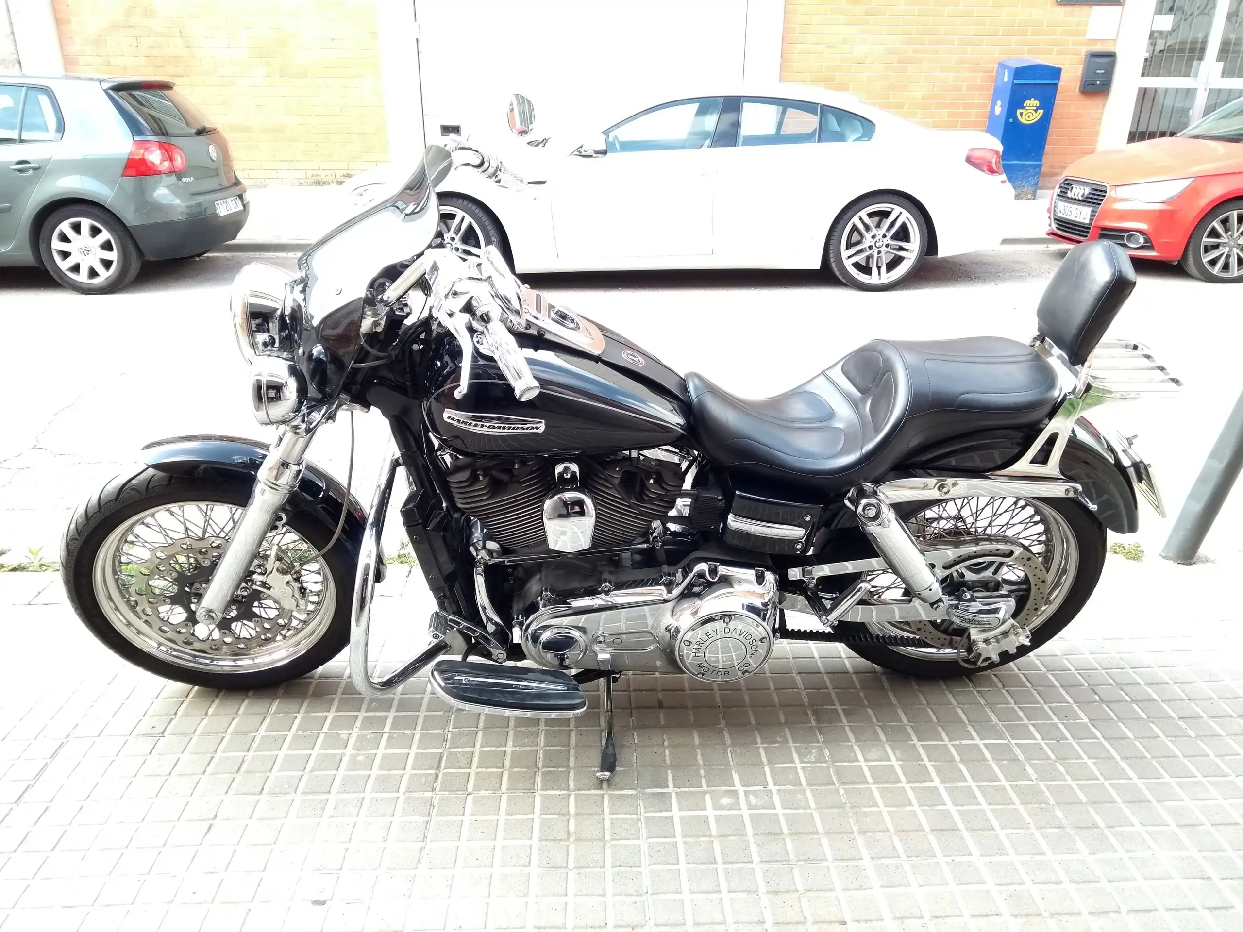 Harley-Davidson Dyna Wide Glide – Vista 2