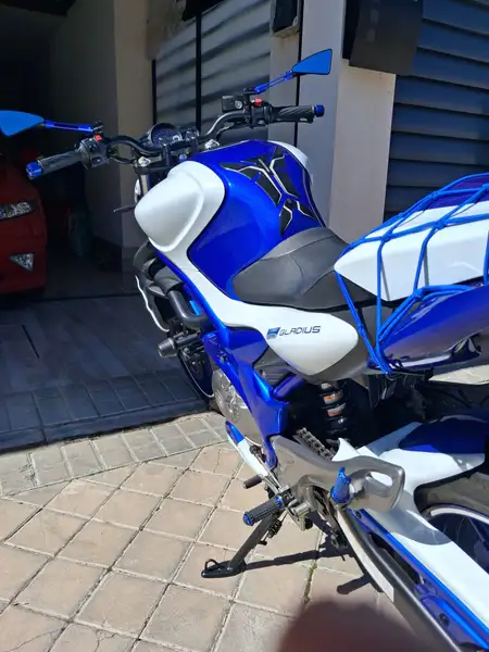 Suzuki SFV 650 Gladius 4200 € 2013 Madrid - 1