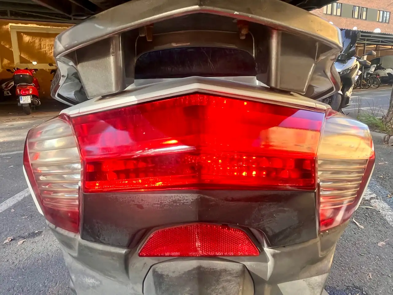Kymco Super Dink 300 – Vista 11