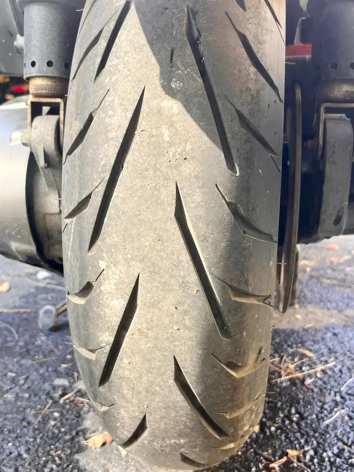 Kymco Super Dink 300 – Vista 9