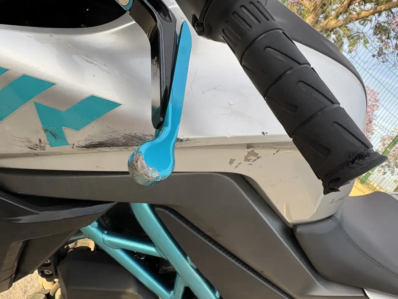 CFMOTO 400NK – Vista 8
