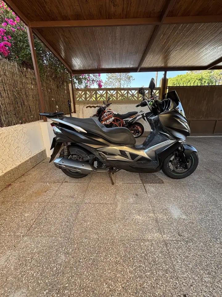 Kawasaki J125 - Vista 9