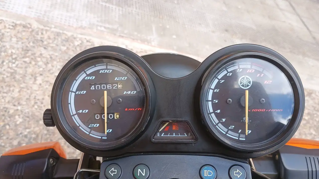 Yamaha YBR125 - Vista 6