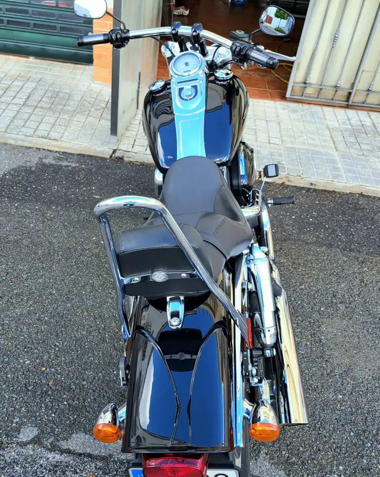 Harley-Davidson Fat Bob - Vista 7