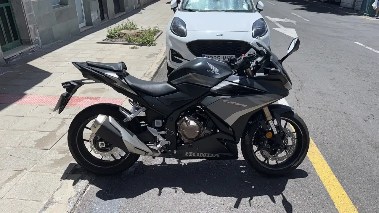 Honda CBR500R - Vista 3