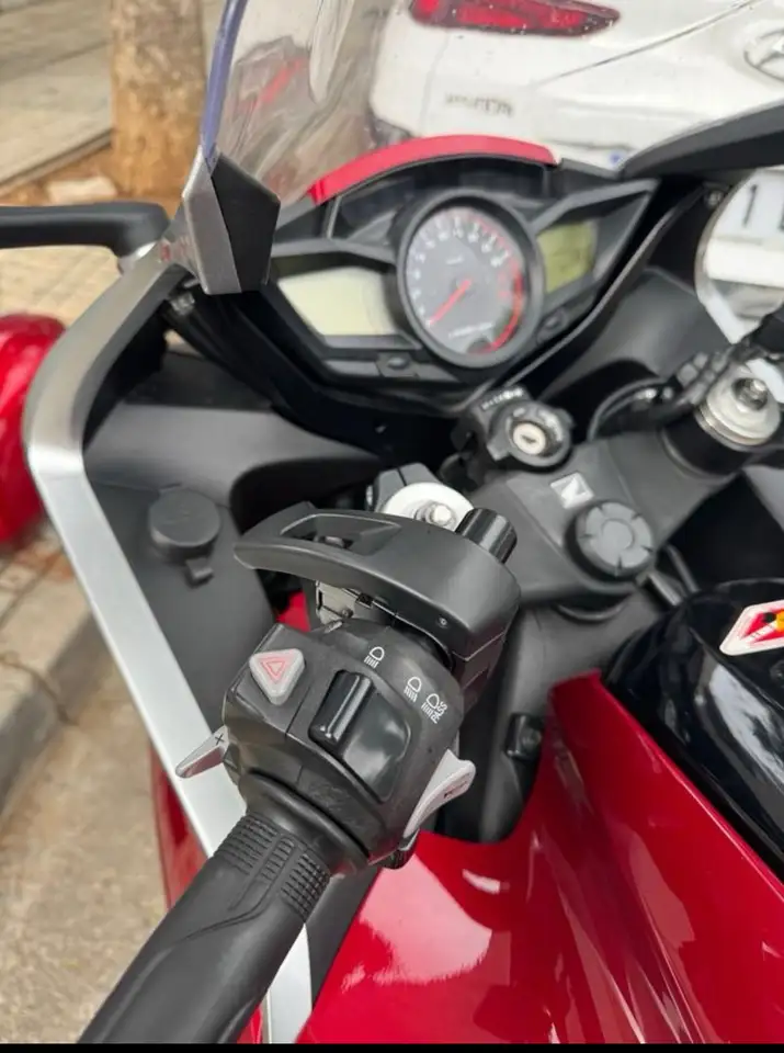 Honda VFR 1200 – Vista 10