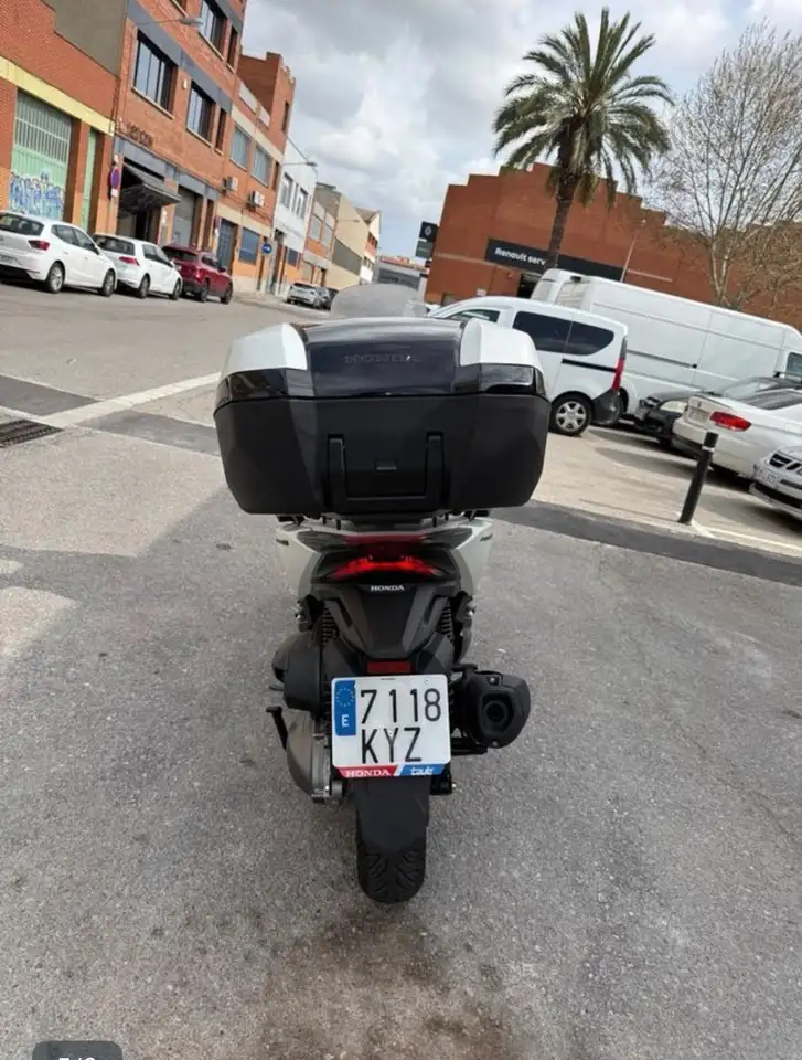 Honda Forza 300 - Vista 4