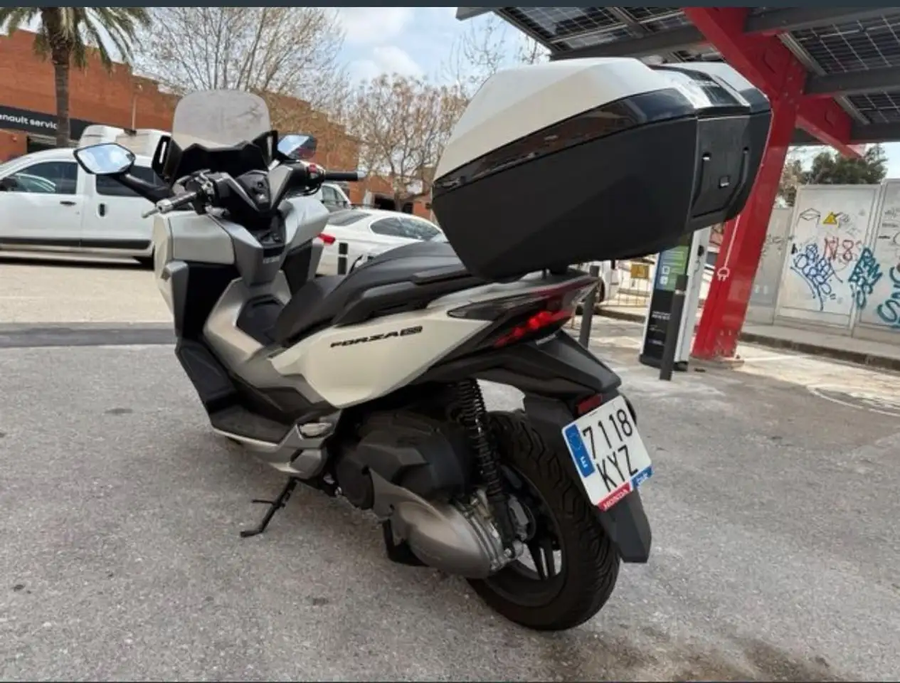 Honda Forza 300 - Vista 6