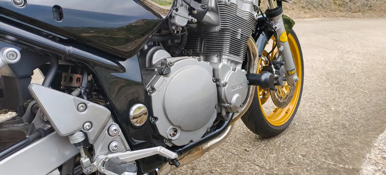 Suzuki Bandit 600 – Vista 6
