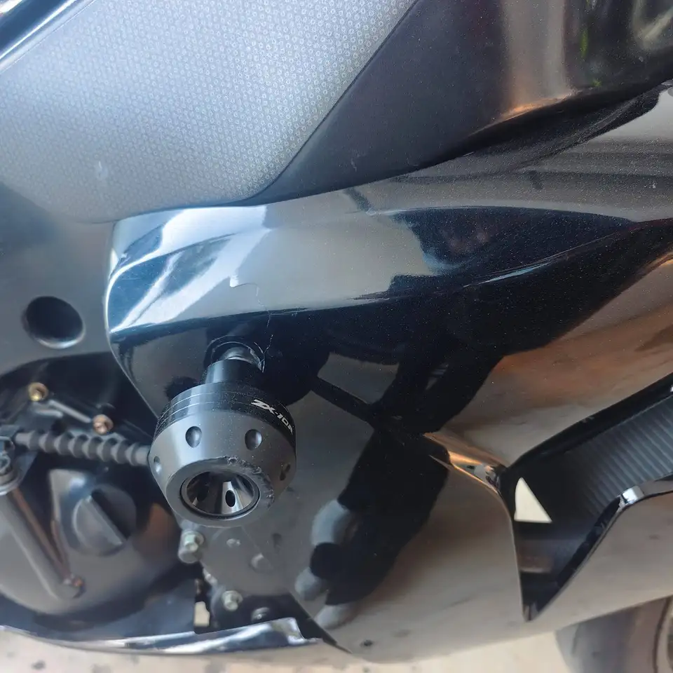 Kawasaki Z1000 – Vista 6