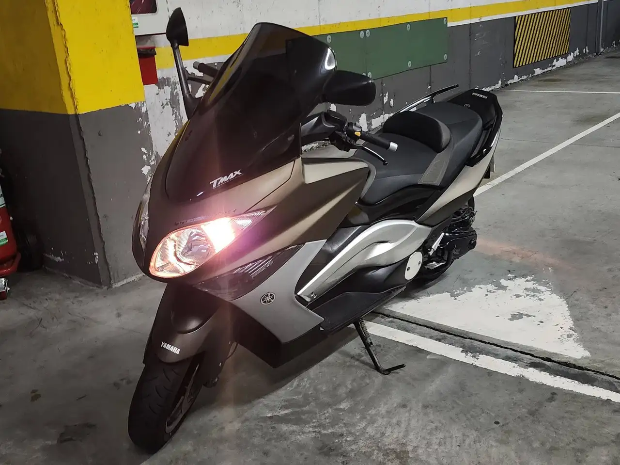 Yamaha TMAX 500 - Vista 6