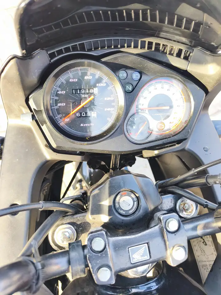 Honda CBF 125 – Vista 5