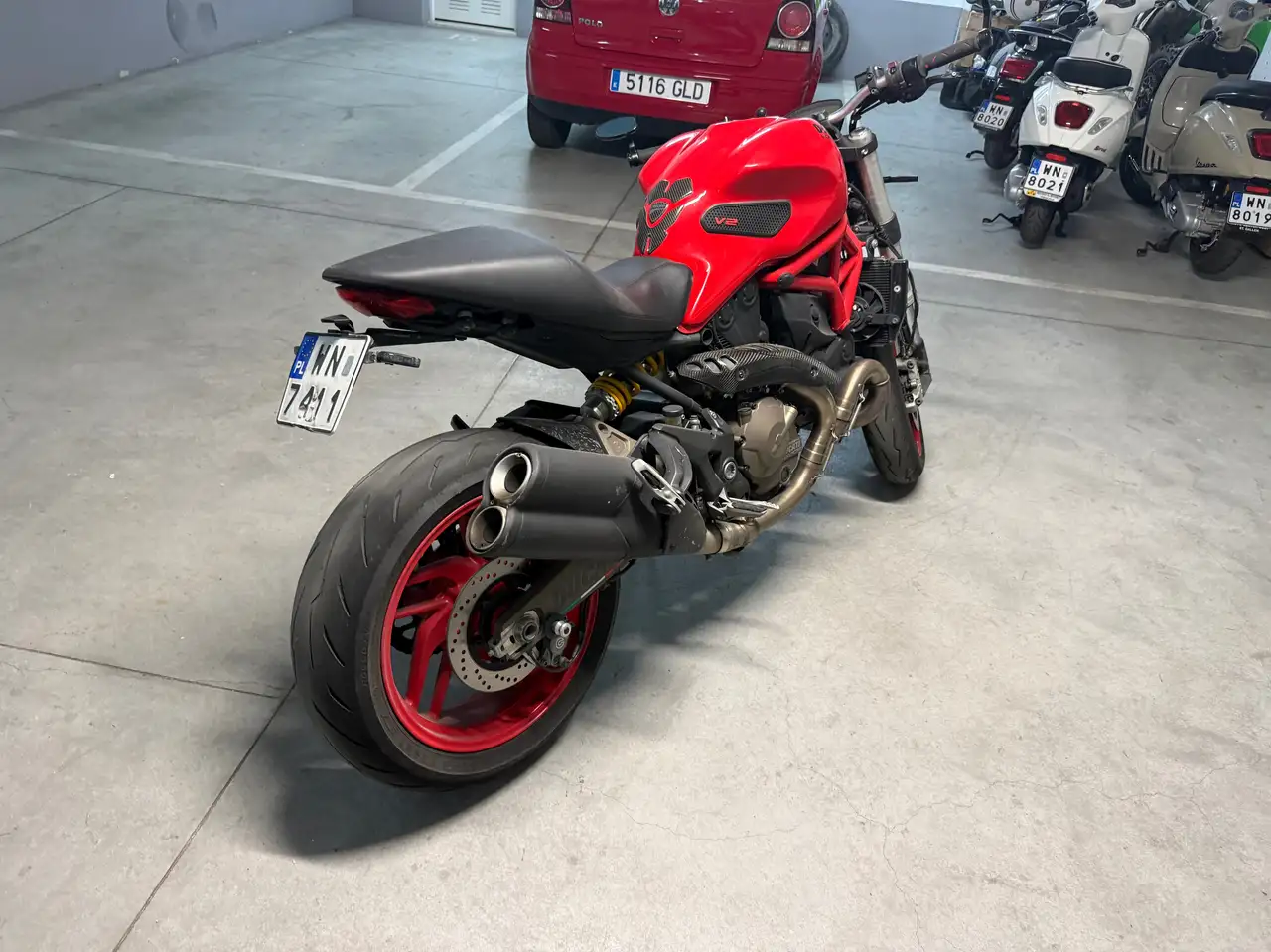 Ducati Monster 821 - Vista 3