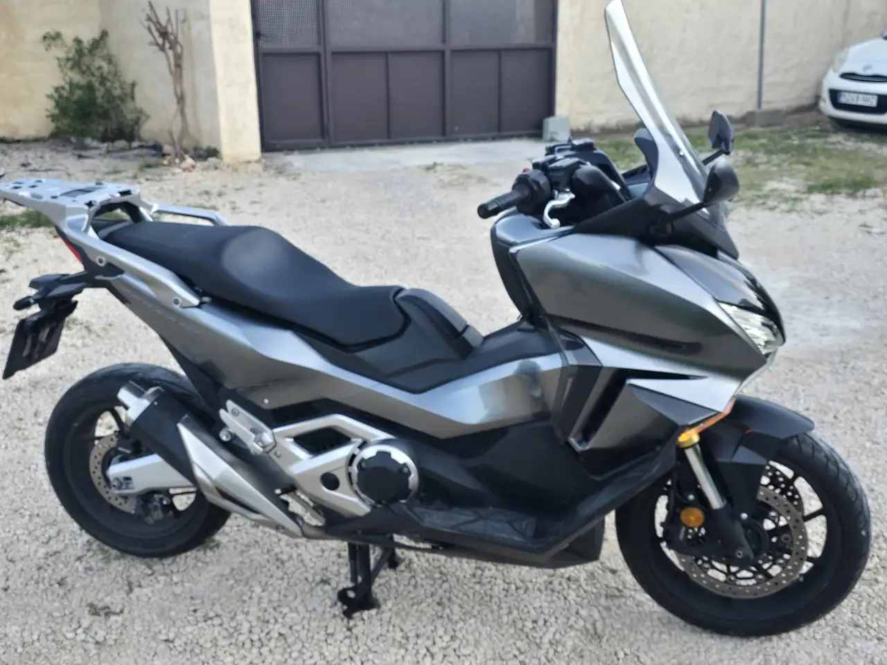 Honda Forza 750 – Vista 3