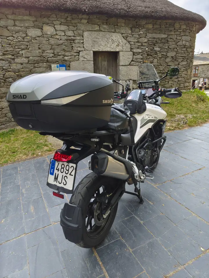 Triumph Tiger 900 - Vista 3