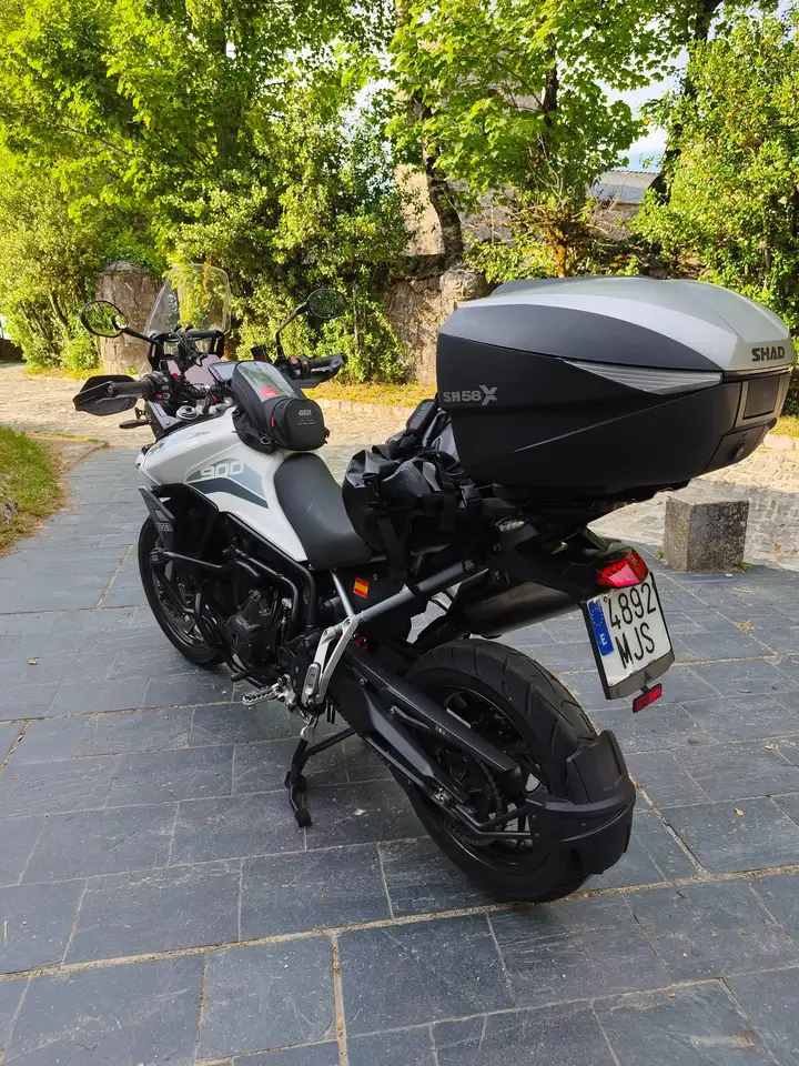 Triumph Tiger 900 - Vista 4