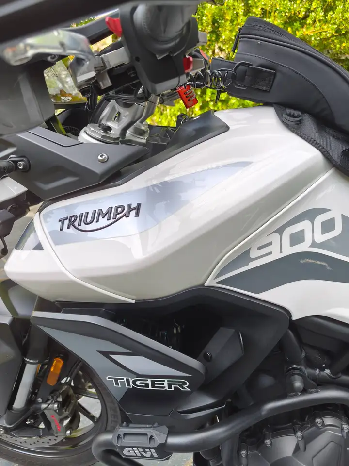 Triumph Tiger 900 - Vista 9