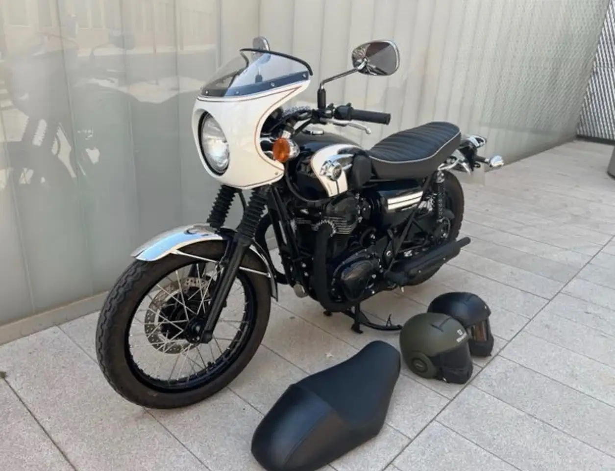 Kawasaki W800 - Vista 6