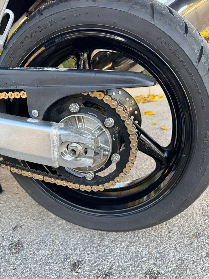 Honda CBR 600 – Vista 7
