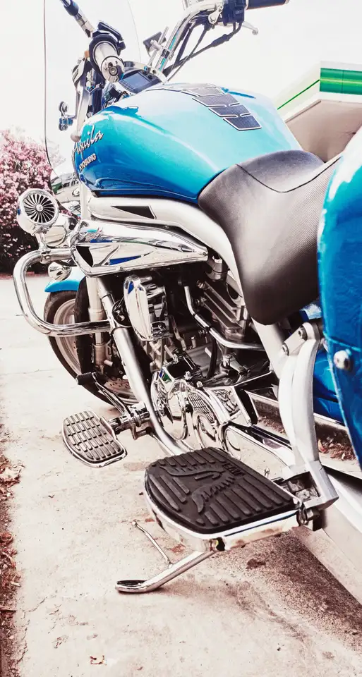 Hyosung Aquila 650 – Vista 3