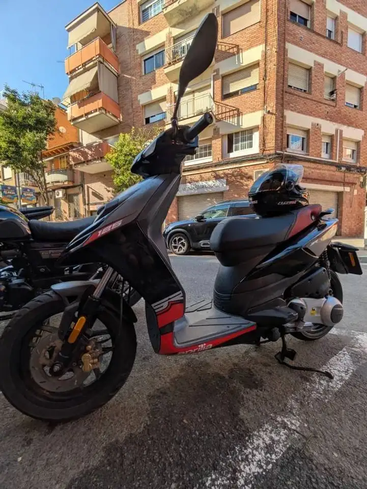 Aprilia SR 125 - Vista 3