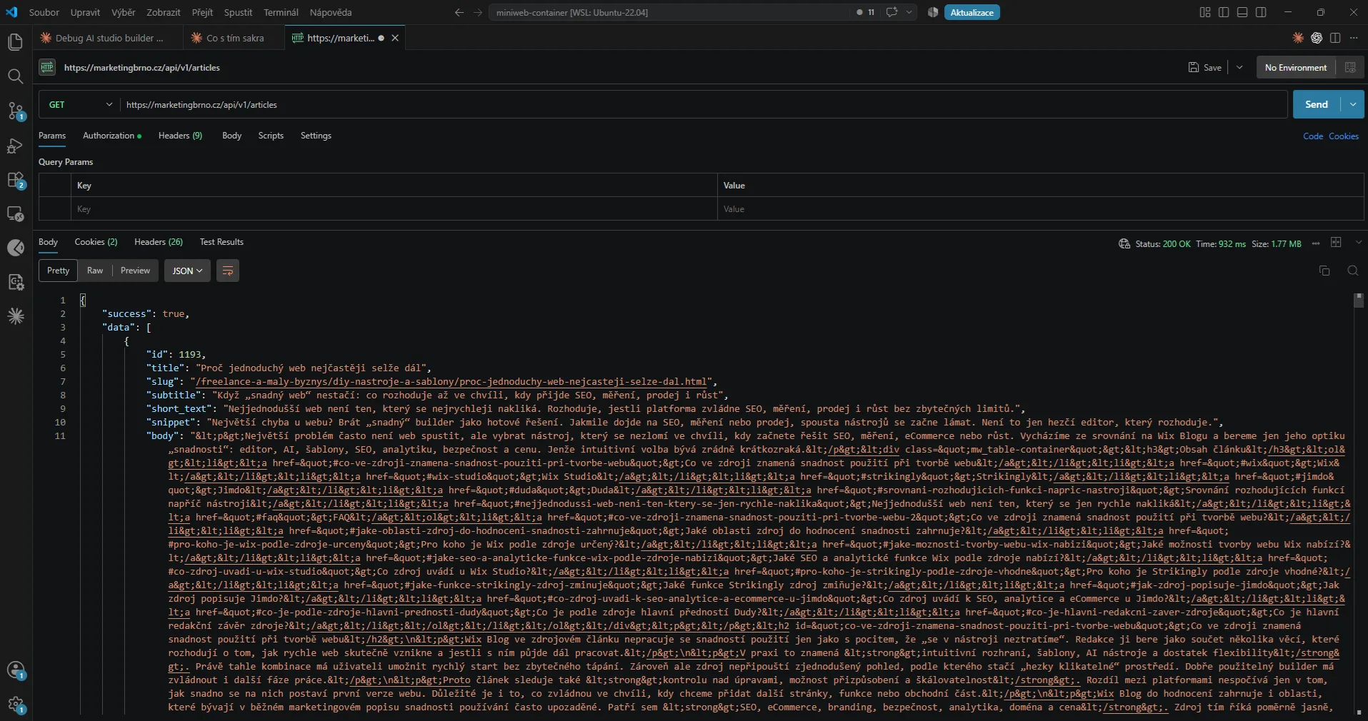 Odpověď API na dotaz GET /api/v1/articles — status 200 a JSON s poli id, title, slug a dalšími