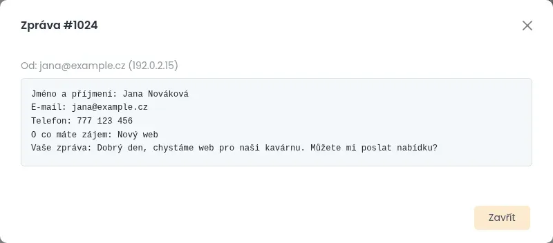 Okno Zpráva s řádkem Od s e-mailem a IP adresou a výpisem vyplněných polí formuláře