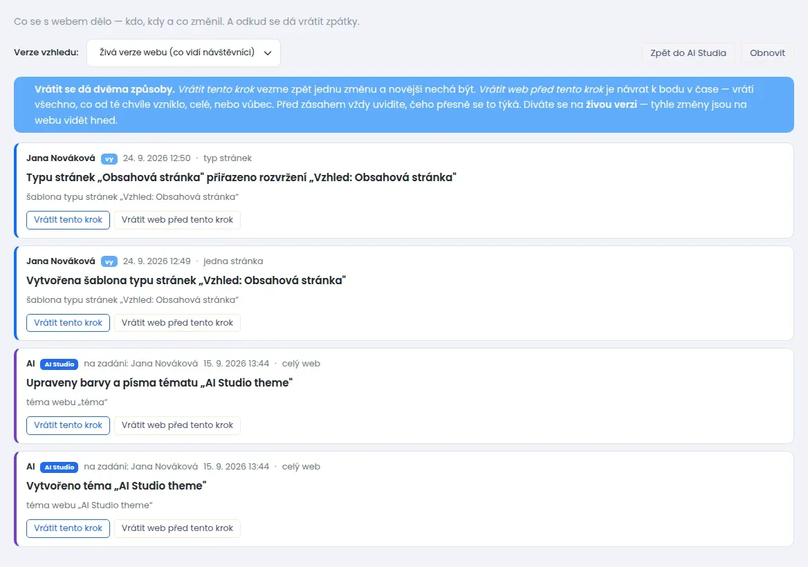 Obrazovka Historie změn s výběrem verze vzhledu, dvěma změnami se štítkem vy a dvěma změnami od AI Studia, u každé tlačítka Vrátit tento krok a Vrátit web před tento krok
