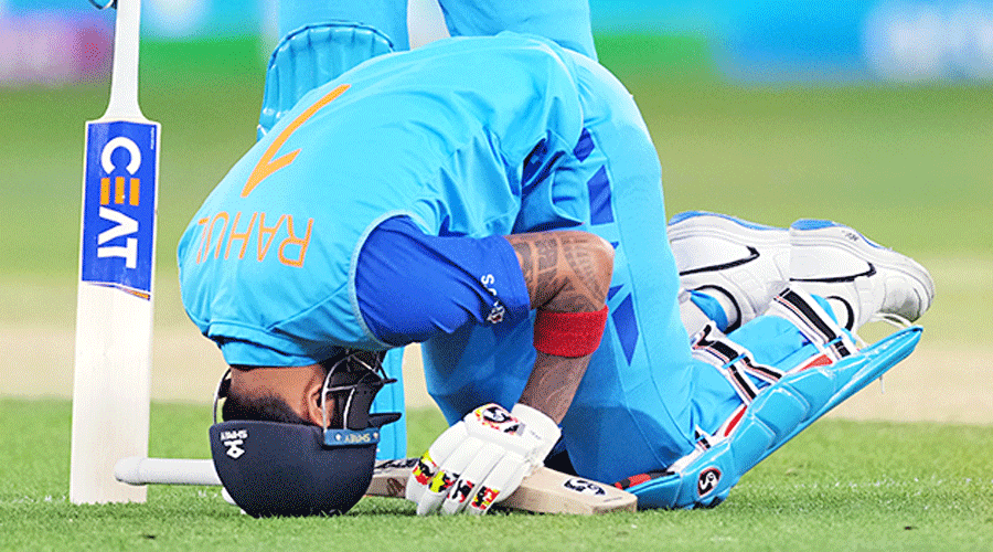 gavaskar says kl rahul doesn't seem to believe in himself