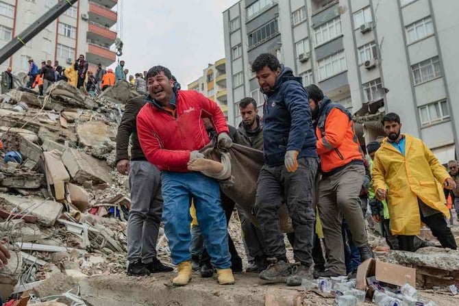 turkish leader admits shortcomings as earthquake toll tops 15000