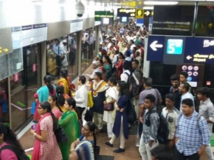 So many lakh people travel in one day Metro rail
