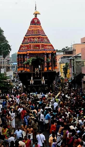 Srirangam temple procession which was held with great fanfare