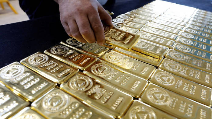 What is the reason for gold smuggling 2023 in India