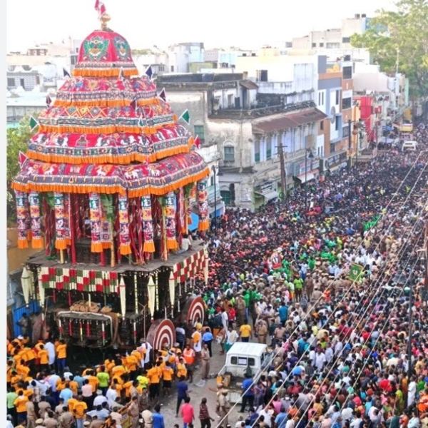 madurai meenatchi ammam temple chariot festival held today