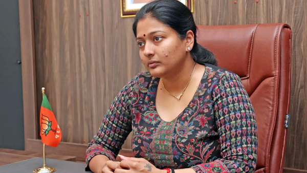 gayatri raguram tweet