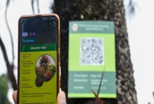 QR-code on plants in ooty botanical garden