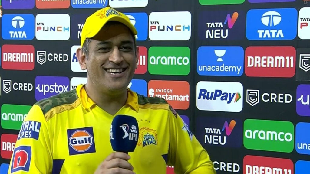 what did dhoni say about csk bowlers