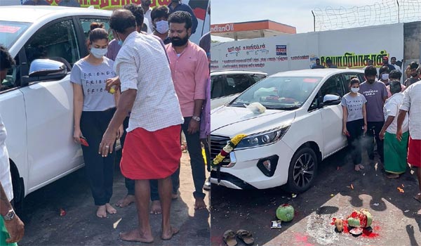 Vehicles piled up at Bodygaurd Muneeswarar Temple