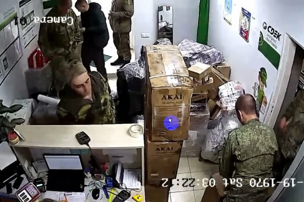 Russian Soldiers even steal toilet bowls