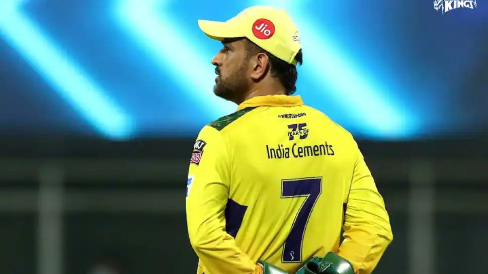 what did dhoni say about csk bowlers