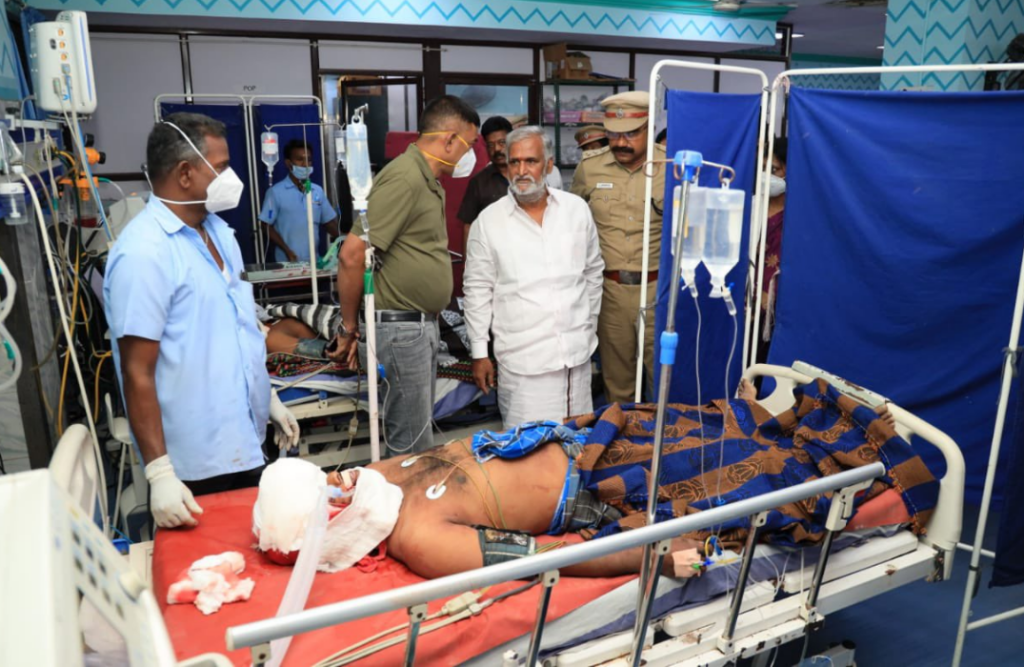 chennai old buildings collapse two dead
