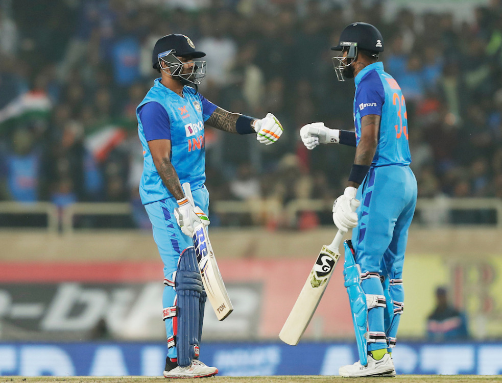 ind vs nz t20 match fans criticise pandya captaincy