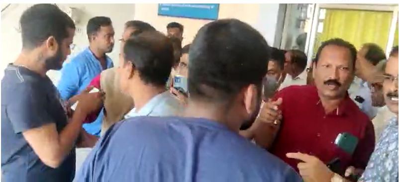 abvp members disrupt seminar
