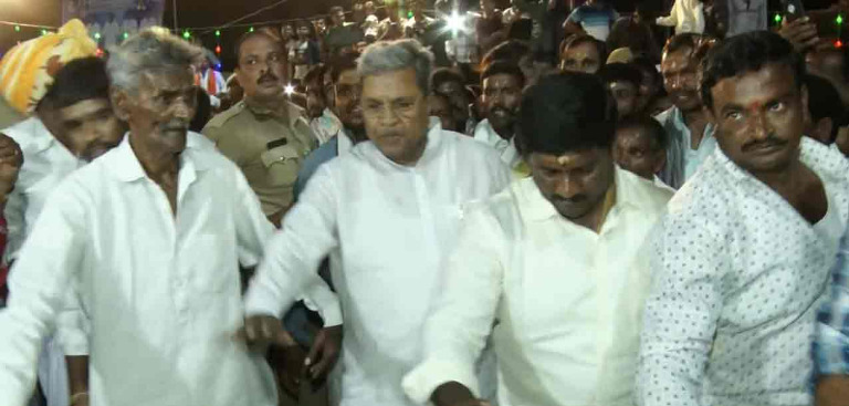 siddaramaiah leader without phone face of congress karnataka