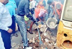 Commissioner Radhakrishnan cleared the garbage