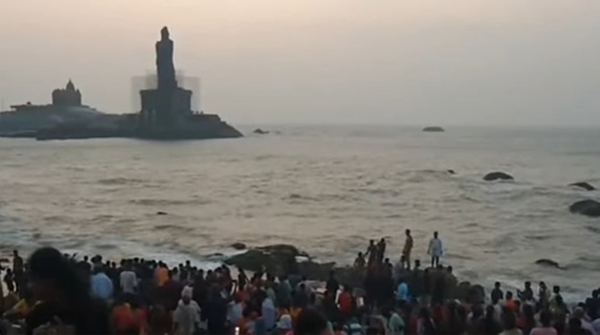 kanyakumari sunday people crowd