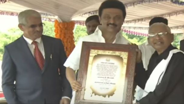 thakaisal thamizhar award K Veeramani