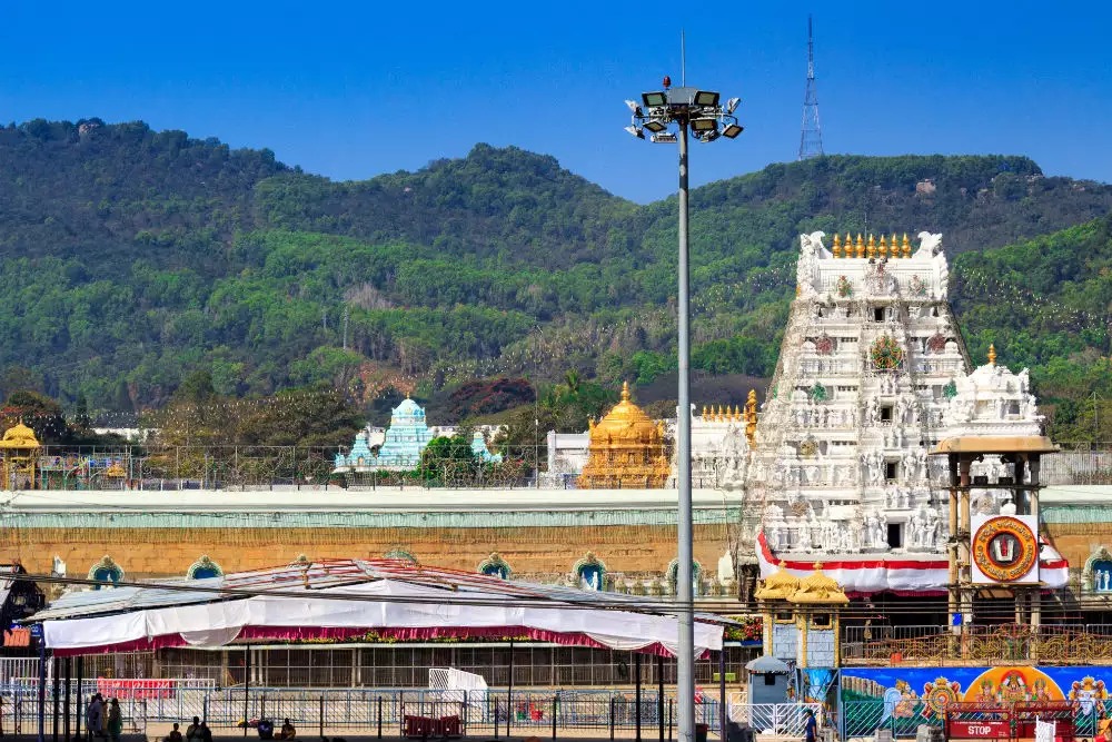 Devotees without tokens allowed in Tirupati