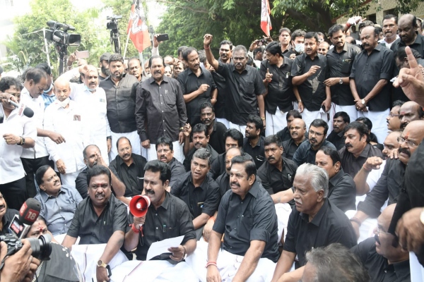 admk protest eps care for tamilnadu police