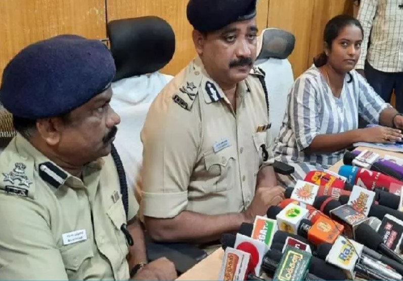 2 atm thiefs are arrested